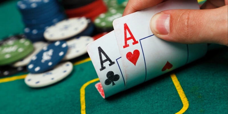 Chơi poker có rất nhiều thể loại và biến thể đa dạng khác nhau